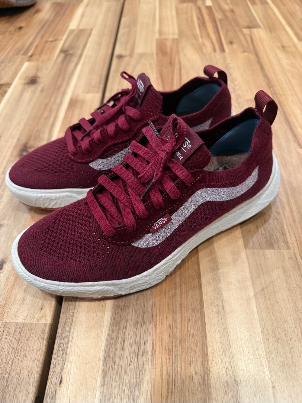 Vans Women’s UltraRange crush core Maroon Knit Low-Top Sneakers